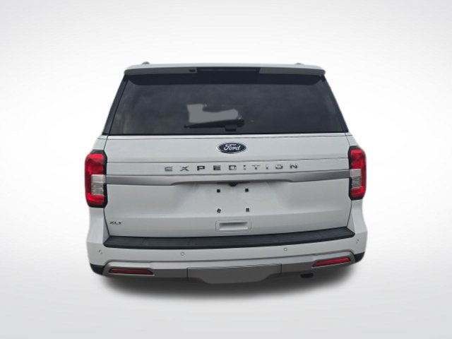 Used 2024 Ford Expedition XLT RWD image 4