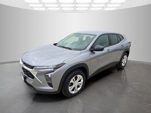 New 2026 Chevrolet Trax LS w/ Driver Confidence Package FWD image 6