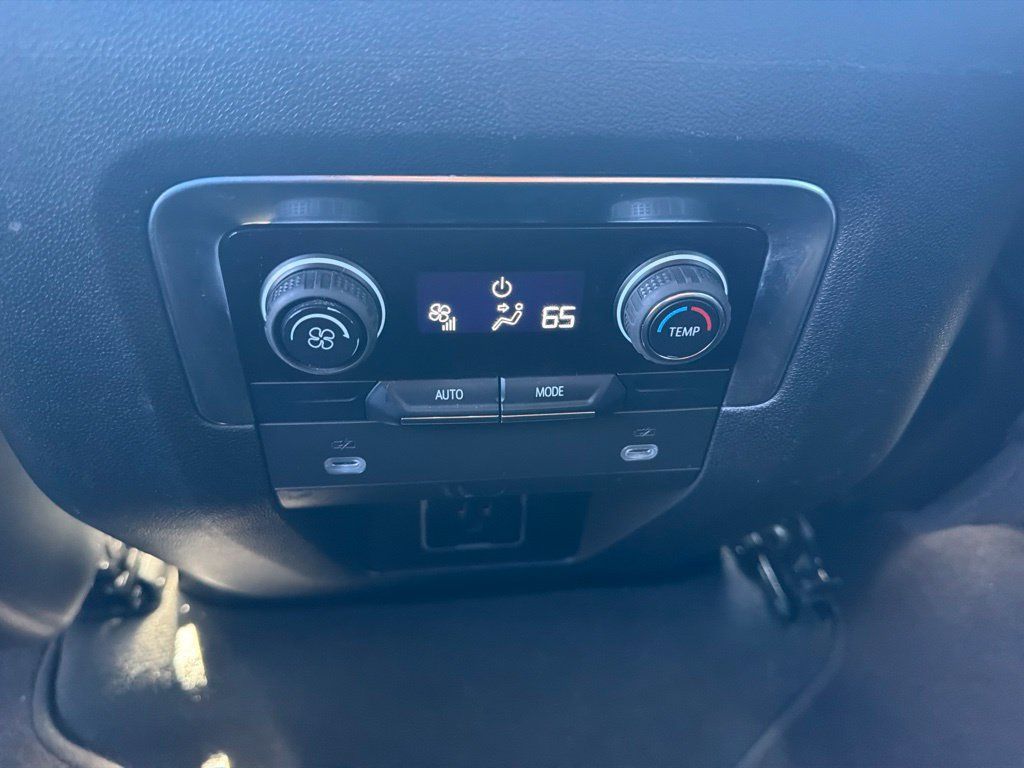 Used 2024 Chevrolet Tahoe LT AWD/4WD image 16