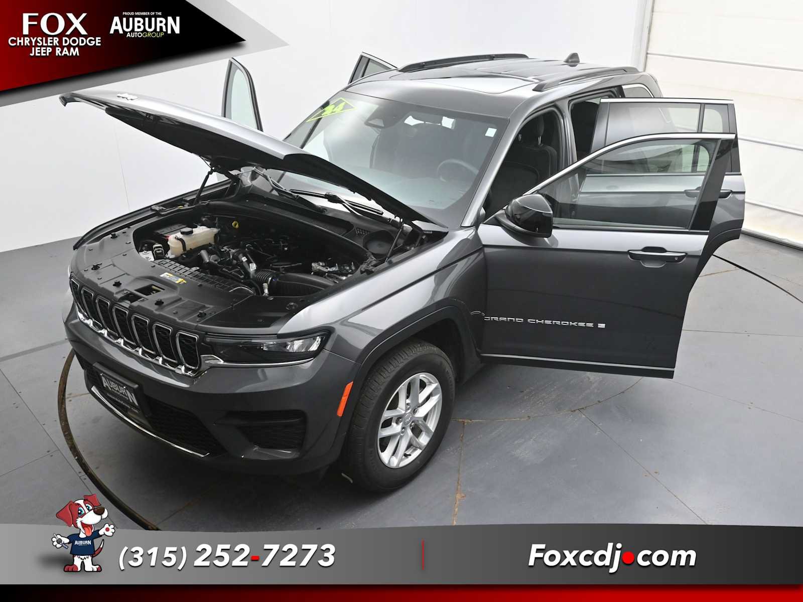 Used 2024 Jeep Grand Cherokee Laredo X w/ Luxury Tech Group I AWD/4WD image 38