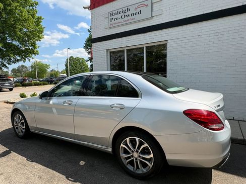 Used 2017 Mercedes-Benz C 300 4MATIC Sedan image 6