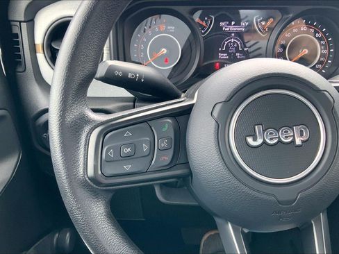 Used 2024 Jeep Gladiator Sport AWD/4WD image 16