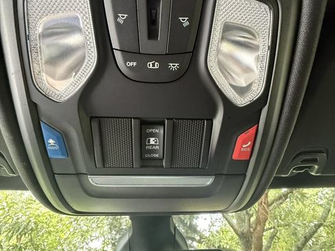 Used 2021 RAM 1500 Big Horn AWD/4WD image 43
