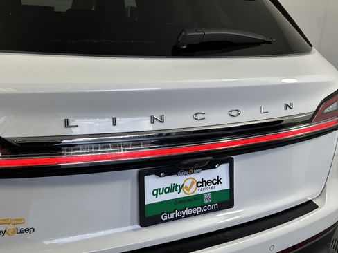 Used 2022 Lincoln Nautilus Reserve image 16