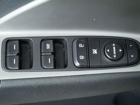 Certified 2019 Kia Niro LX image 21