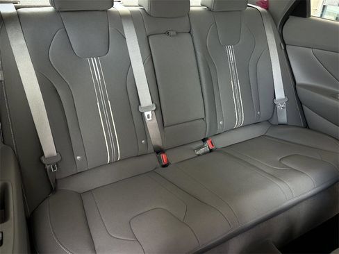 Used 2024 Hyundai Elantra SEL w/ Convenience Package image 21