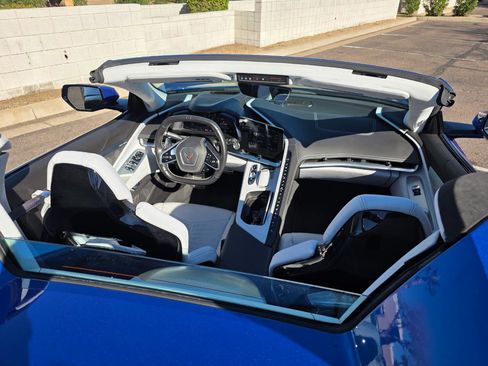 Used 2021 Chevrolet Corvette Stingray Premium Conv w/ Z51 Performance Package image 31