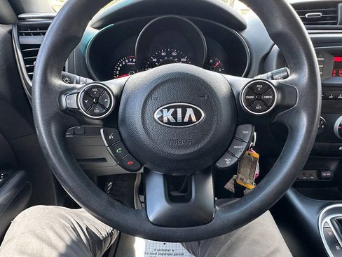 Used 2014 Kia Soul FWD image 19