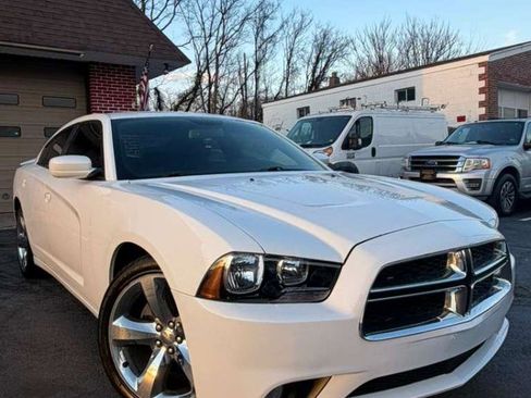 Used 2014 Dodge Charger SXT image 8
