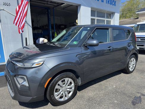 Used 2020 Kia Soul LX image 3