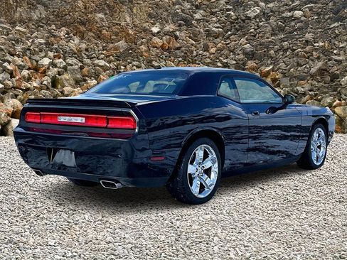 Used 2009 Dodge Challenger R/T image 2