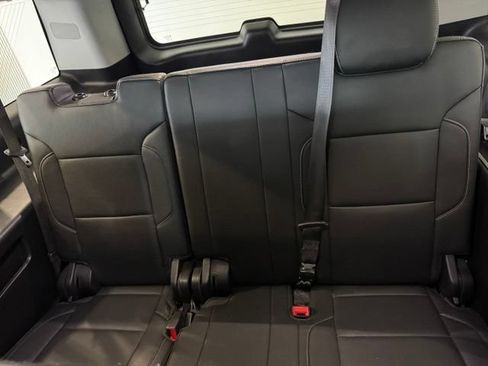 Used 2019 Chevrolet Suburban LT AWD/4WD image 9