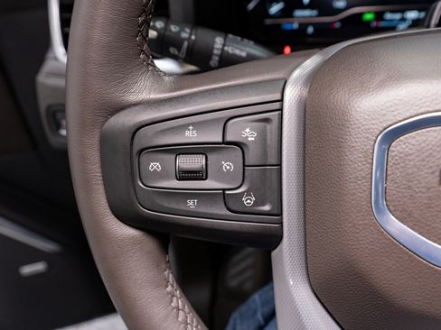 Used 2024 GMC Yukon Denali w/ Denali Reserve Package image 28