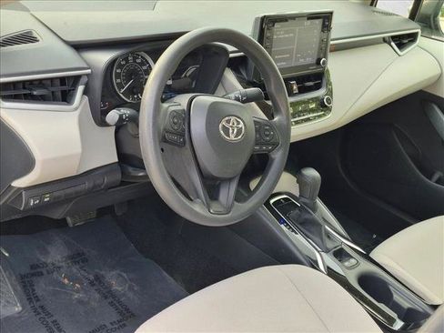 Used 2022 Toyota Corolla LE FWD image 9