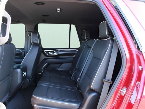 Used 2022 GMC Yukon SLT image 16