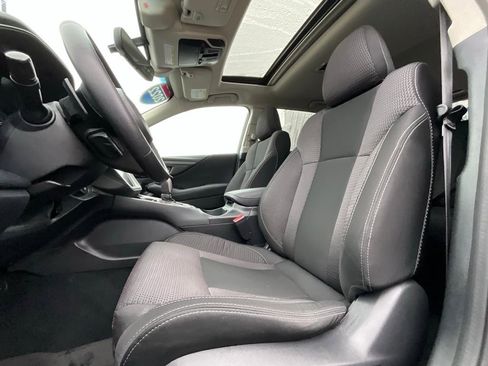 Used 2022 Subaru Outback Premium image 11