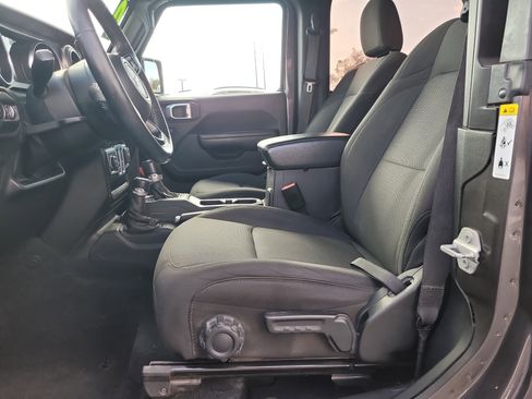 Used 2020 Jeep Wrangler Sport image 11