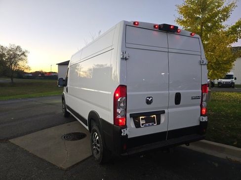 New 2026 RAM ProMaster 2500 w/ Quick Order Package 22G SLT image 7