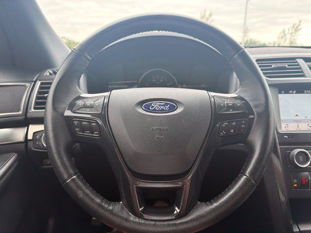 Used 2018 Ford Explorer XLT w/ Equipment Group 202A FWD image 45