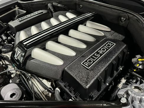 Used 2019 Rolls-Royce Dawn image 45