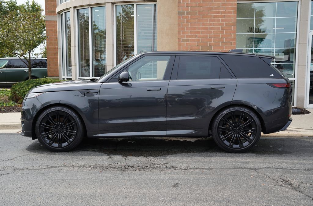 New 2026 Land Rover Range Rover Sport Dynamic SE AWD/4WD image 2