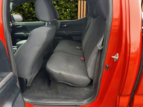 Used 2016 Toyota Tacoma TRD Sport AWD/4WD image 20