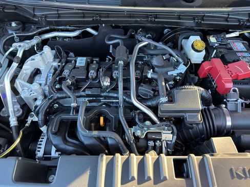 New 2026 Nissan Kicks SR w/ Cold Weather Package image 11