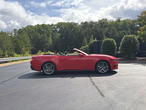 Used 2025 Ford Mustang Convertible RWD image 61