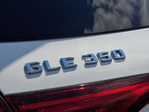 Used 2021 Mercedes-Benz GLE 350 4MATIC image 30