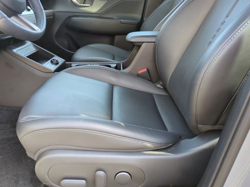 Certified 2025 Hyundai Kona Limited image 2