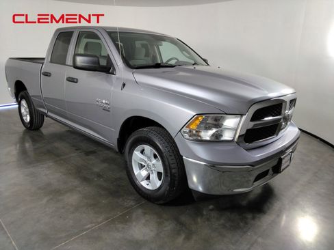 Used 2024 RAM 1500 Classic SLT AWD/4WD image 3