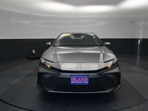 Used 2025 Toyota Camry SE FWD image 12