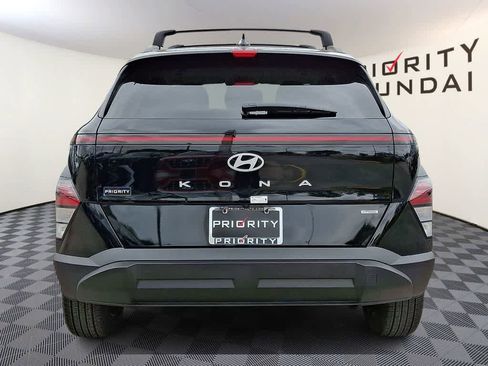 Certified 2025 Hyundai Kona SEL AWD/4WD image 5