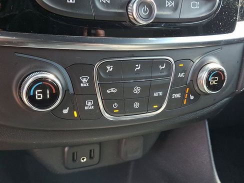 Used 2023 Chevrolet Traverse LT w/ LPO, Floor Liner Package AWD/4WD image 22