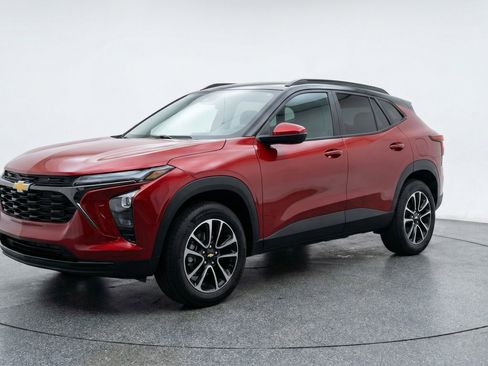 Used 2025 Chevrolet TrailBlazer LT image 3