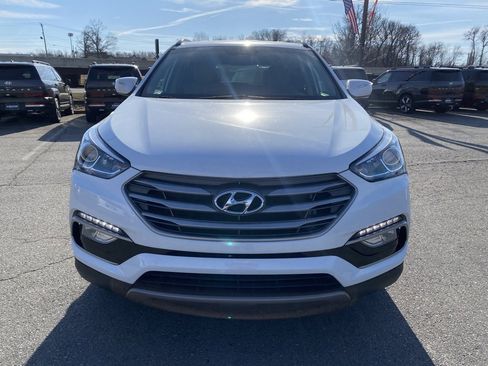 Used 2017 Hyundai Santa Fe Sport image 2