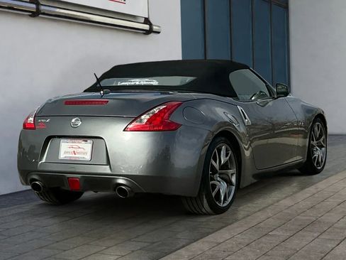 Used 2014 Nissan 370Z Touring w/ Sport Package image 4