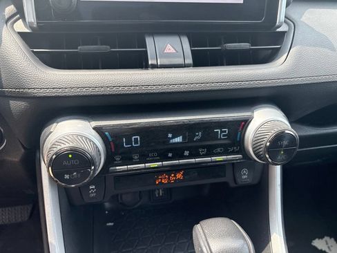 Used 2025 Toyota RAV4 XLE AWD/4WD image 18