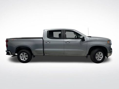 Used 2025 Chevrolet Silverado 1500 LT image 2