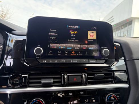 Used 2025 Nissan Pathfinder SV FWD image 19