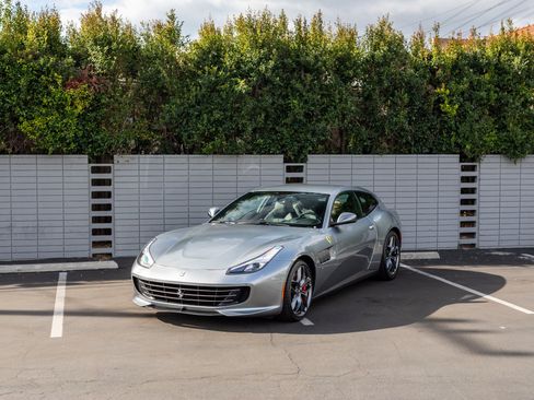 Used 2018 Ferrari GTC4Lusso T RWD image 19