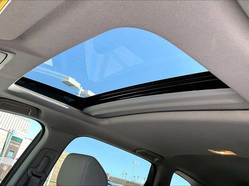 Used 2022 Honda CR-V Touring image 12