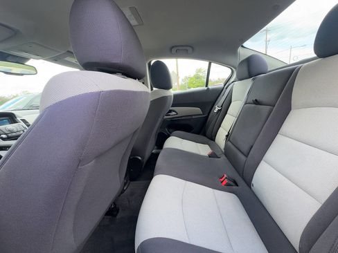 Used 2013 Chevrolet Cruze LS FWD image 11