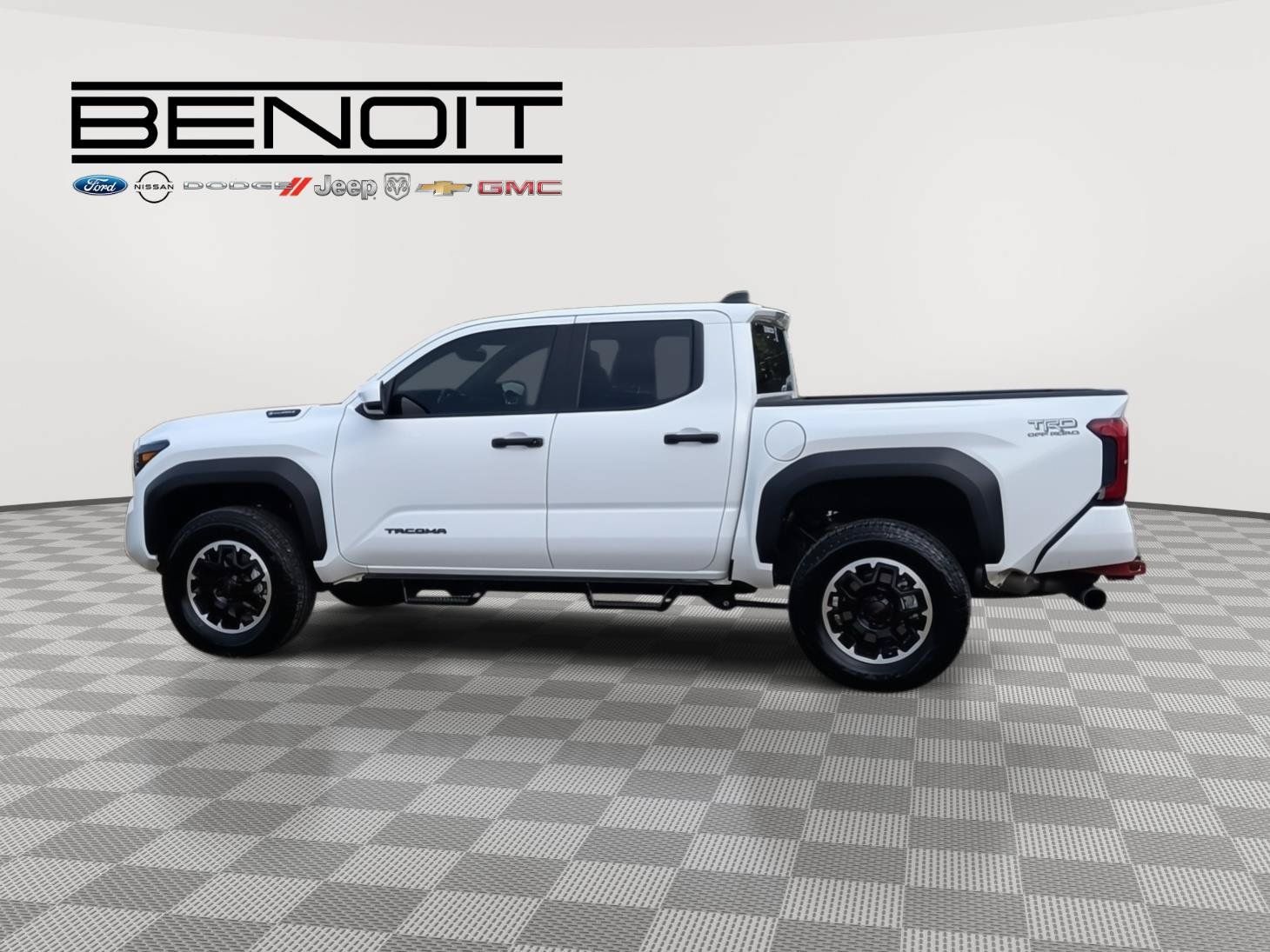 Used 2024 Toyota Tacoma TRD Off-Road AWD/4WD image 8