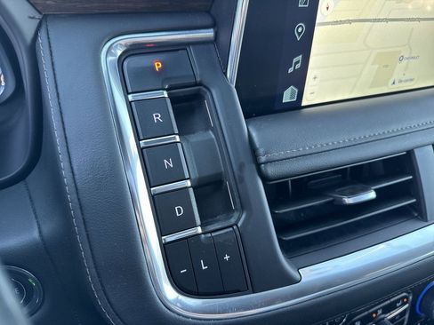 Certified 2023 Chevrolet Suburban High Country image 23