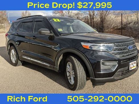 Certified 2022 Ford Explorer XLT image 1