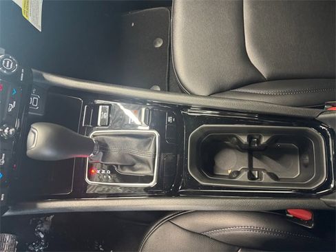 New 2026 Jeep Compass Limited image 14