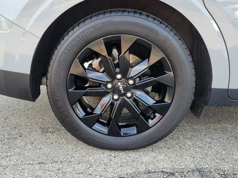 Used 2023 Kia Carnival SX Prestige FWD image 5