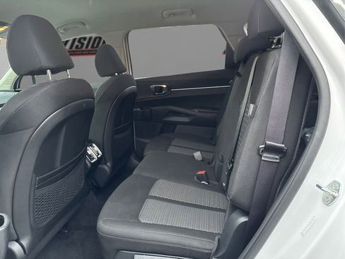 Certified 2025 Kia Sorento LX image 10