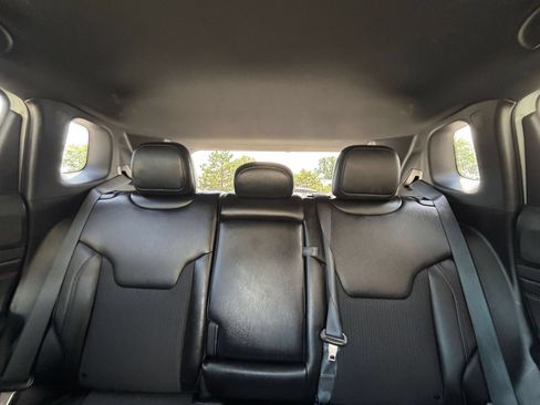 Used 2025 Jeep Compass Trailhawk AWD/4WD image 38